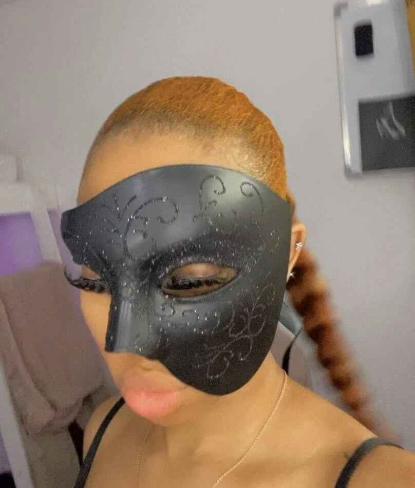 Opera Half Face Masquerade Mask - Image 5